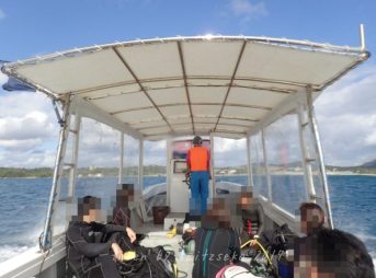 宜野座ボートの魅力、エキジット後の風よけ温室