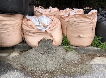 2022/1/2撤去後の軽石置き場恩納村