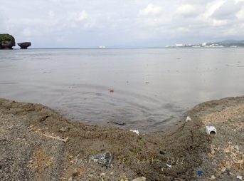 2022/2/12現在沖縄恩納村マリブビーチ西端の軽石状況