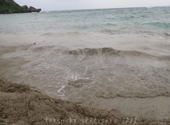 2022/2/16現在沖縄恩納村マリブビーチ中央の軽石状況