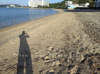 2022/3/13現在、沖縄恩納村マリブビーチ西端の軽石状況